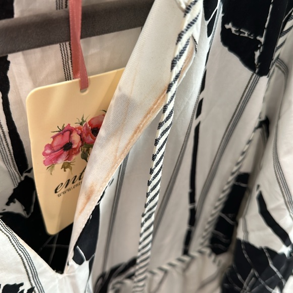 Entro Black & White Dress - Picture 4 of 5